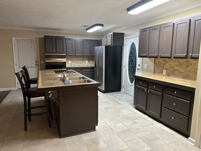 Building Photo - 5 BR, 3.5 BA, 2432sf home on almost 17 acres!