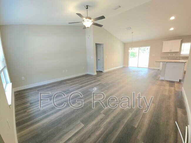 Foto del edificio - 8183 N Dyke Way
