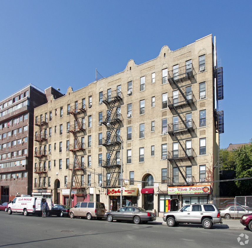 Foto principal - 2031-2037 Webster Ave