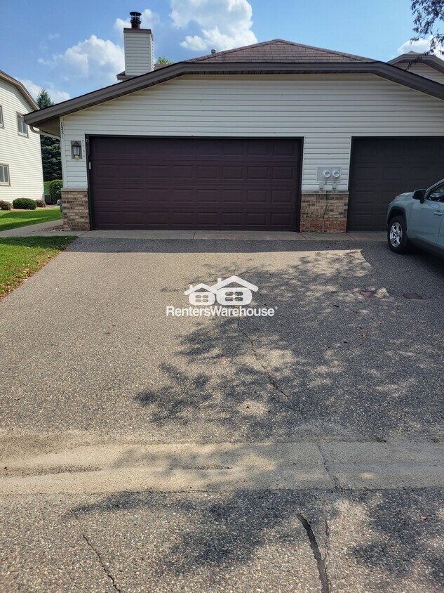 Primary Photo - 1331 67th Ln N
