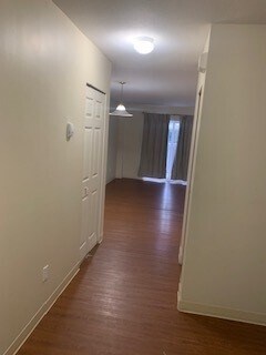Photo du bâtiment - 8328-8392 92 Ave