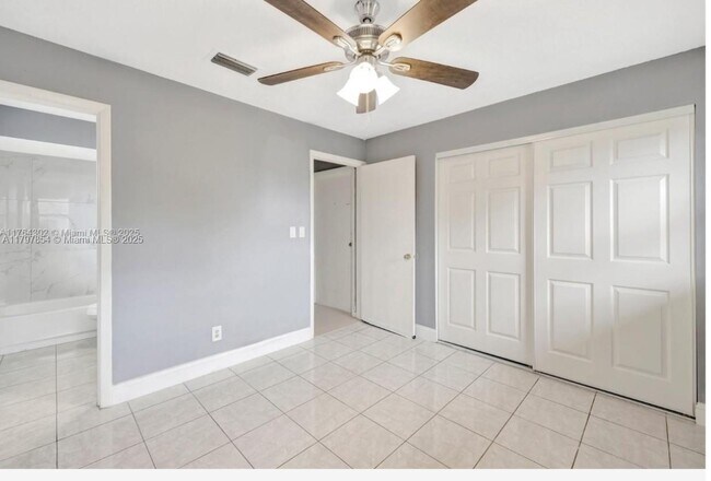 Foto del edificio - 825 SW 10th St
