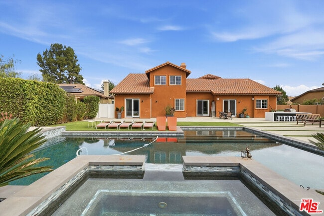 Building Photo - 9651 Sagebrush Ave