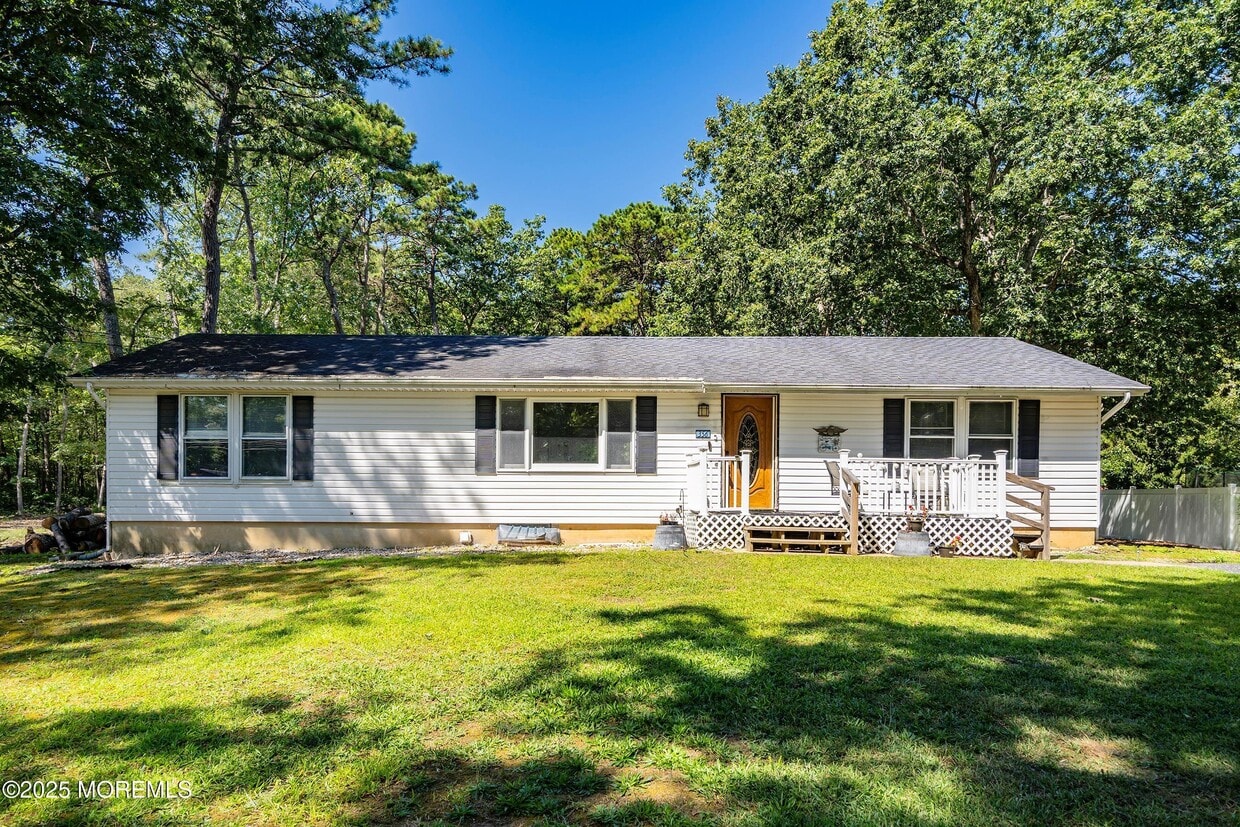 Primary Photo - 356 Cedar Swamp Rd