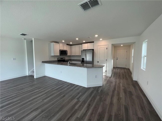 Building Photo - 6391 Brant Bay Blvd