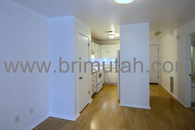 Building Photo - 425 S 1000 E
