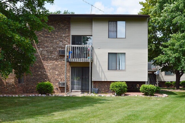 Building Photo - Wilson Avenue Apartments