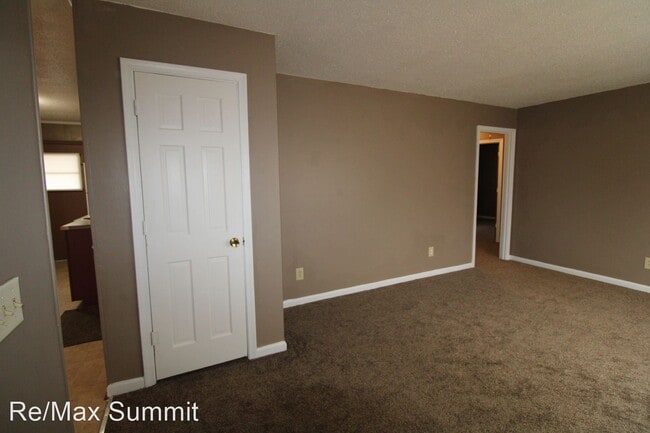 Building Photo - 3 br, 1 bath House - 2412 Hunt Club Court