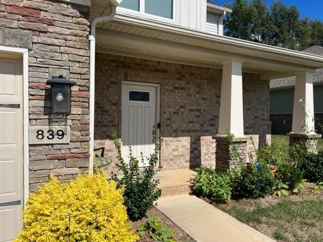 Foto del edificio - 839 Sweet Bay Ave