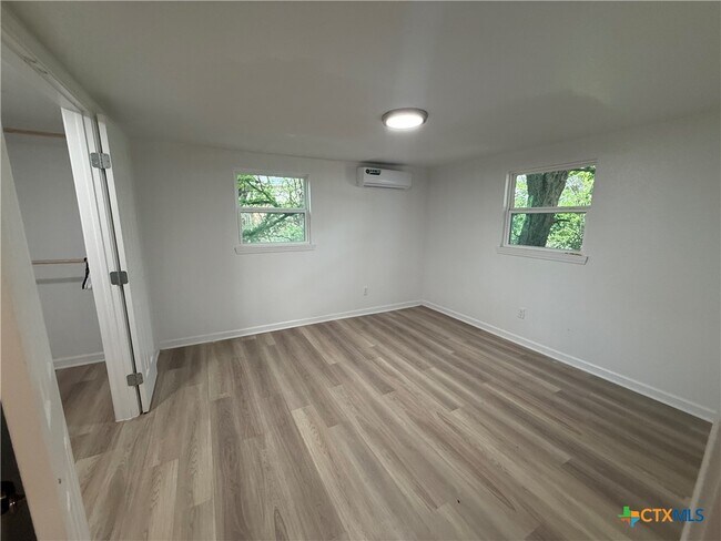 Foto del edificio - 1007 Hackberry St