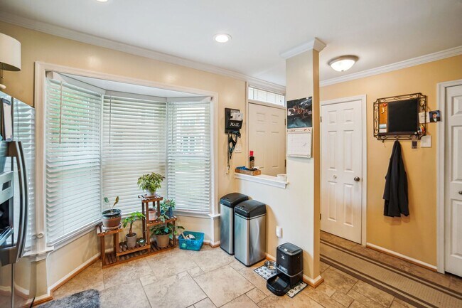 Foto del edificio - Wonderful 2BR/3.5BA townhouse located in B...