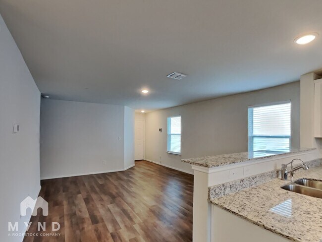 Building Photo - 7352 Littlefoot Ln