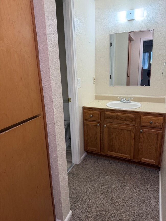 Building Photo - Second floor unit