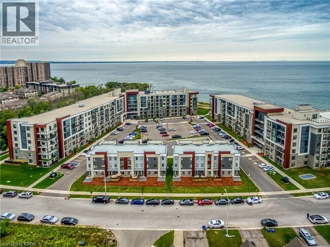 Building Photo - 125 Shoreview Pl