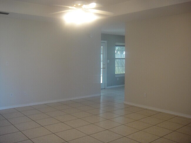 Foto del edificio - 964 Southern Oaks Ct