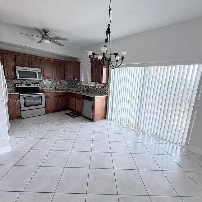 Foto del edificio - 9020 W Flagler St