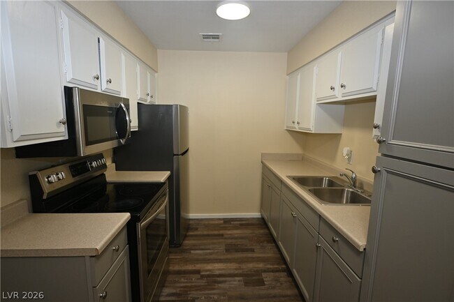 Foto del edificio - 2508 N McCarran St