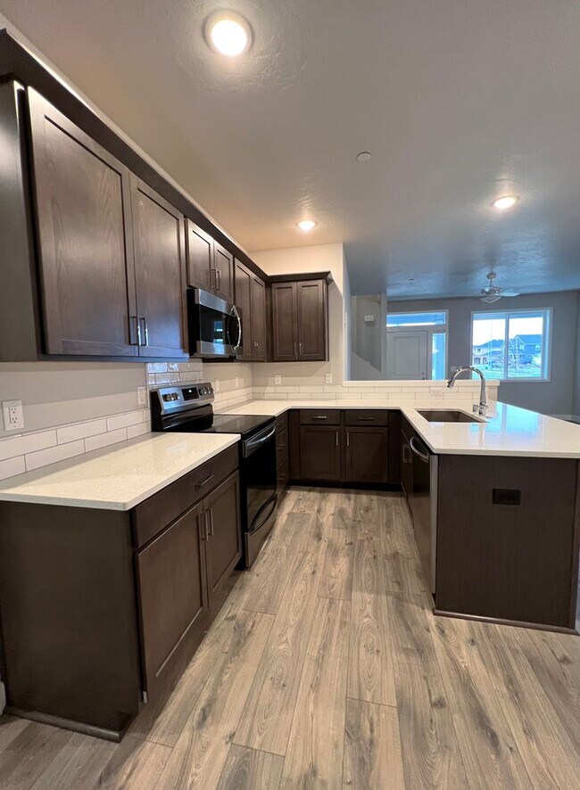 Foto del edificio - 2535 Brodie Ln