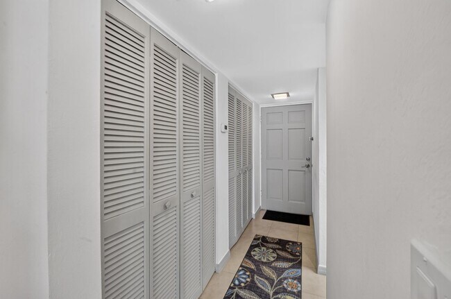Foto del edificio - 3131 S Ridgewood Ave