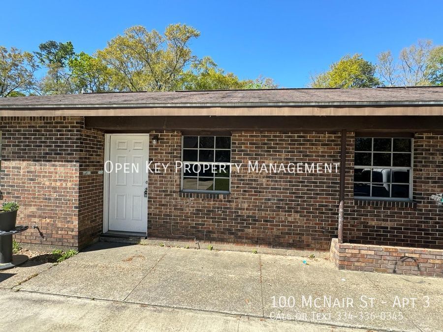 100 McNair St Unit Apt 3, Dothan, AL 36301 Room for Rent in Dothan