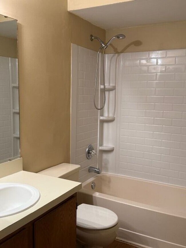 Foto del edificio - 8542 Colony Pine Cir W