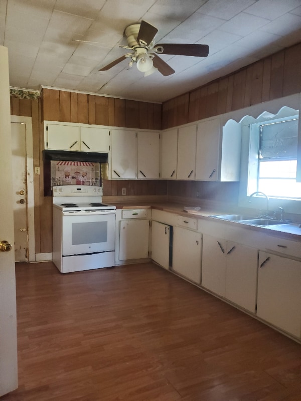 Building Photo - 608 W 4th Ave