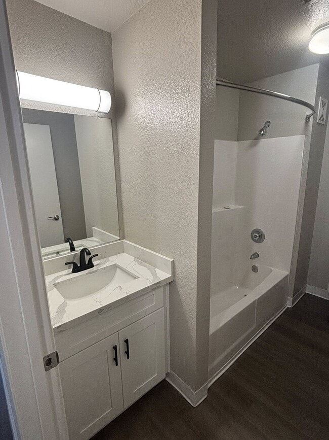 GUEST BATHROOM - Riverstone