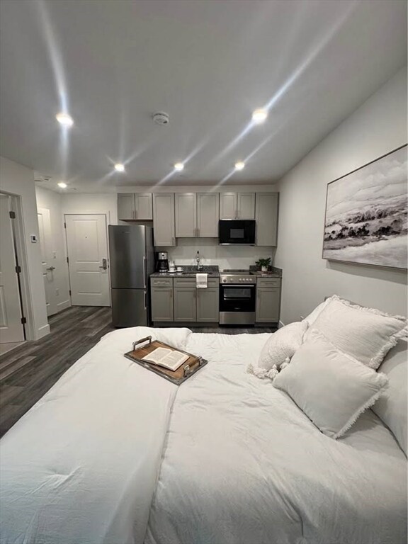 Foto del edificio - 585 Essex St