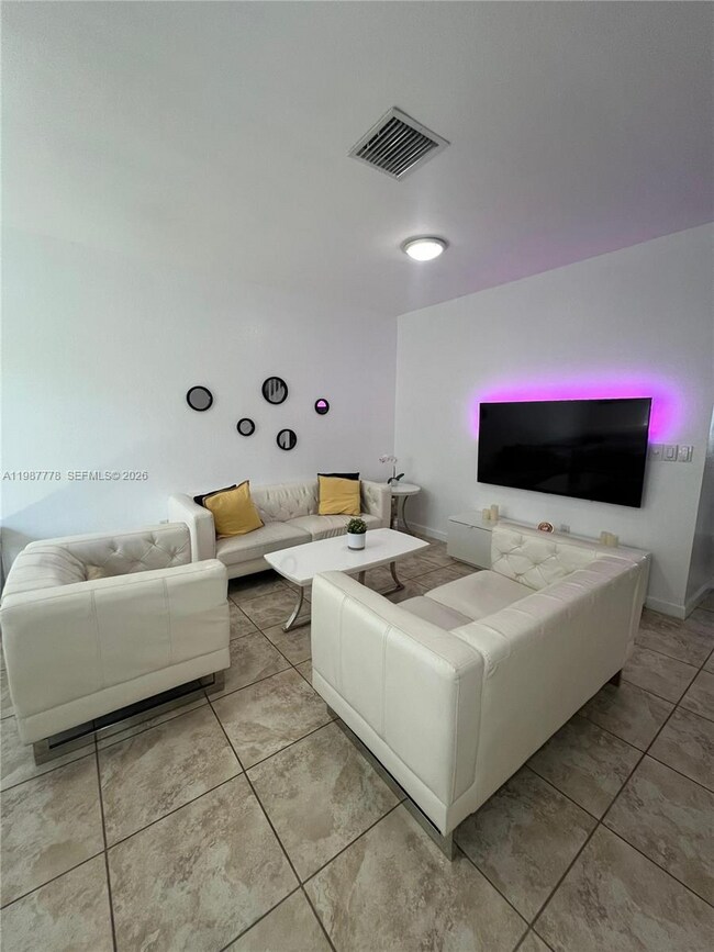 Foto del edificio - 8925 W 35th Ct