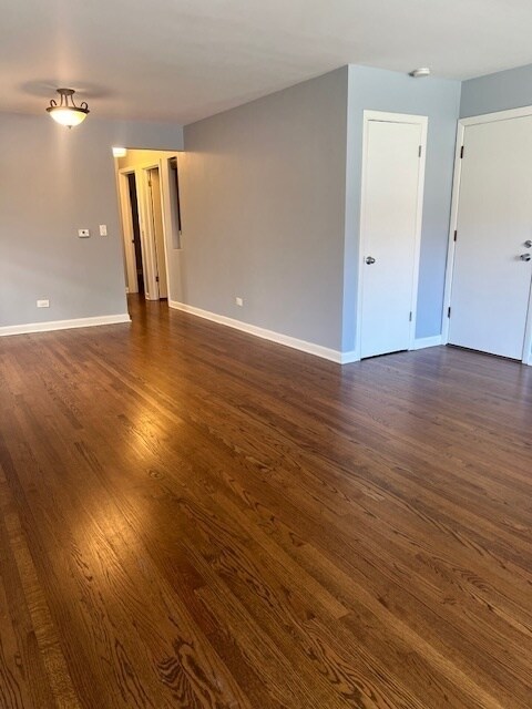 Foto del edificio - 5931 N Merrimac Ave