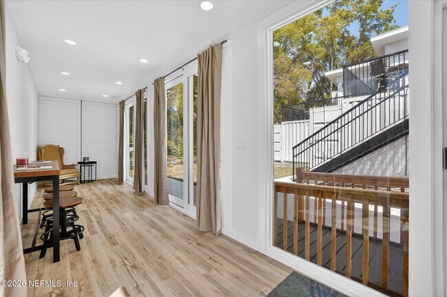 Foto del edificio - 8778 Waterfront Terrace