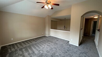 Building Photo - 25106 Jaymarr Ct