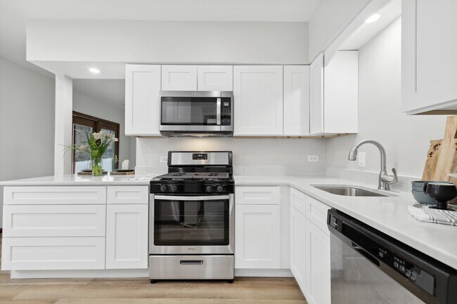 Foto del edificio - 722 S McHenry Ave