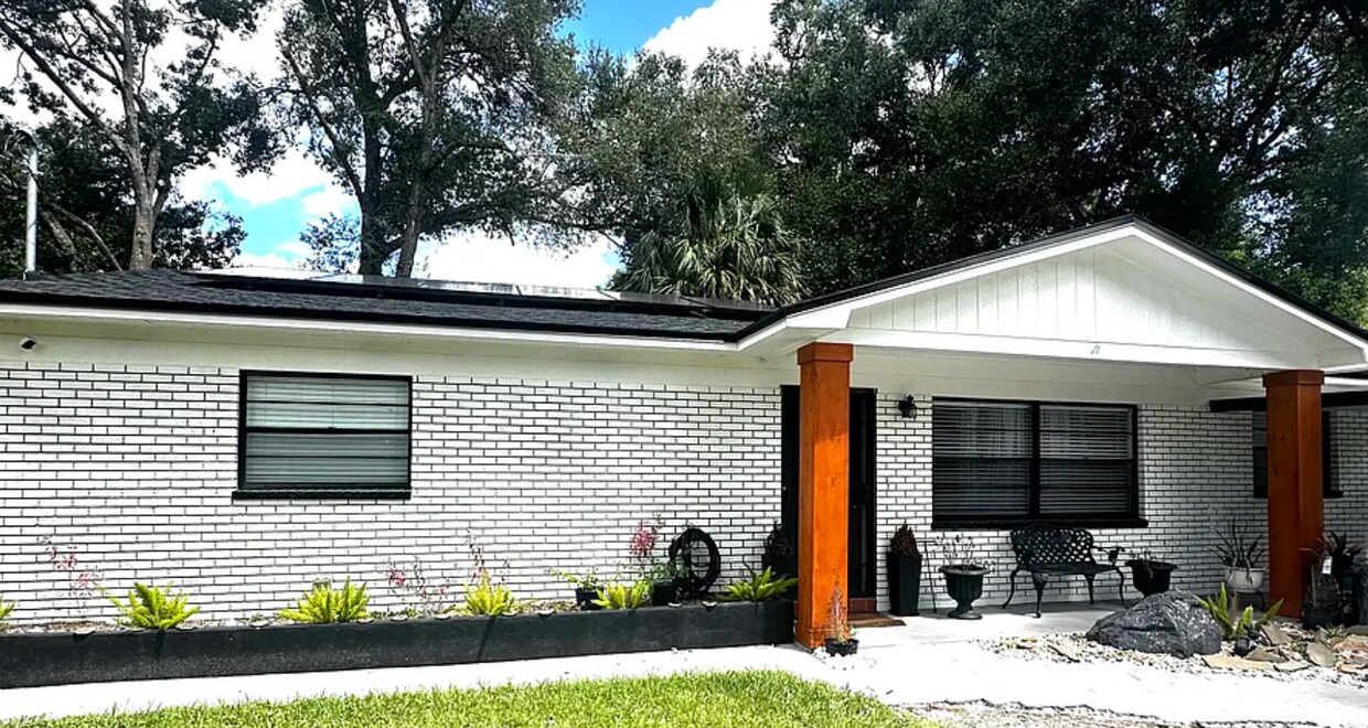 Photo - 1204 E Lambright St Tampa, FL 33604