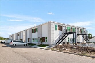 Building Photo - 13 E Yuma Ave