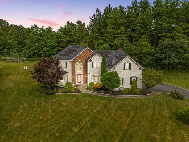 Foto del edificio - 745 Cook Hill Rd