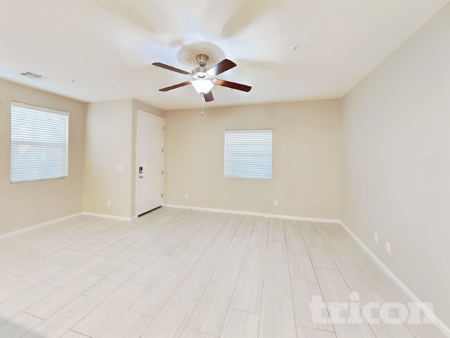 Foto del edificio - 12574 W Gentle Rain Rd