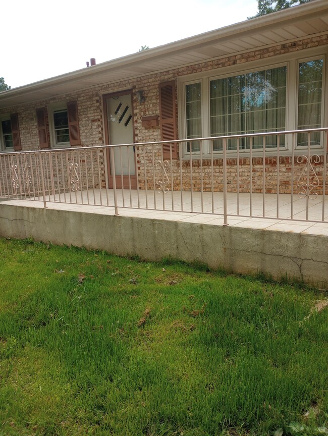 Building Photo - 316 Chatham Dr