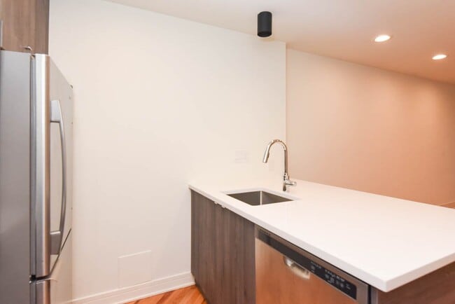 Foto del edificio - 949 W Grace St