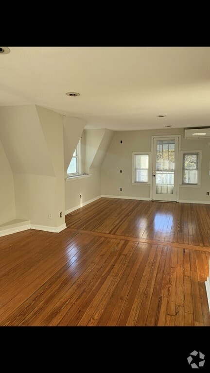 Building Photo - 18 Forest Park Ave