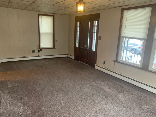 Foto del edificio - Dallastown SD 3 Bedroom House-Yard, Parking