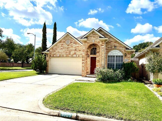 Foto del edificio - 8503 Raybluff Ln