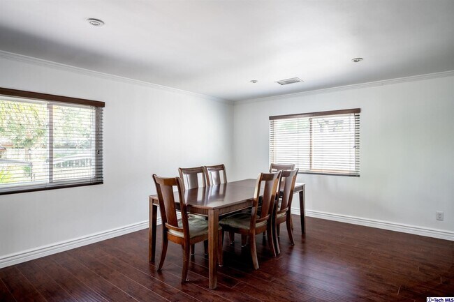 Building Photo - 8308 Kyle St