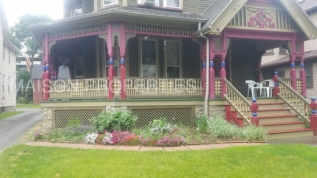Building Photo - 287 Meigs St