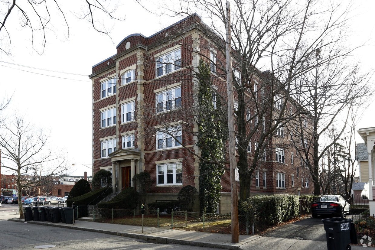 Primary Photo - Day Street Apartments / 38 Day St