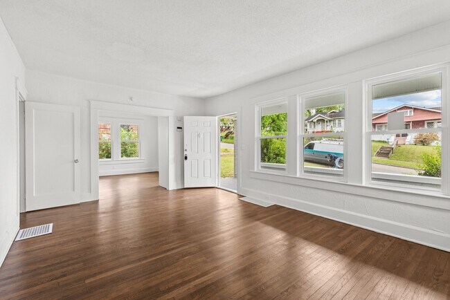Building Photo - 1724 30th Street Ensley