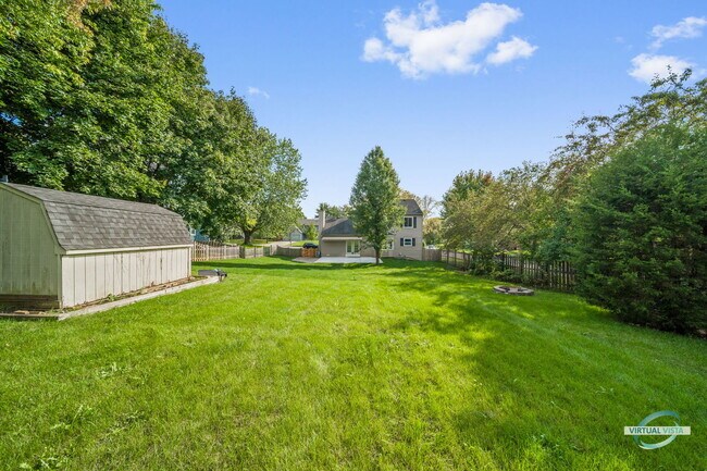 Building Photo - 802 River Oaks Ct