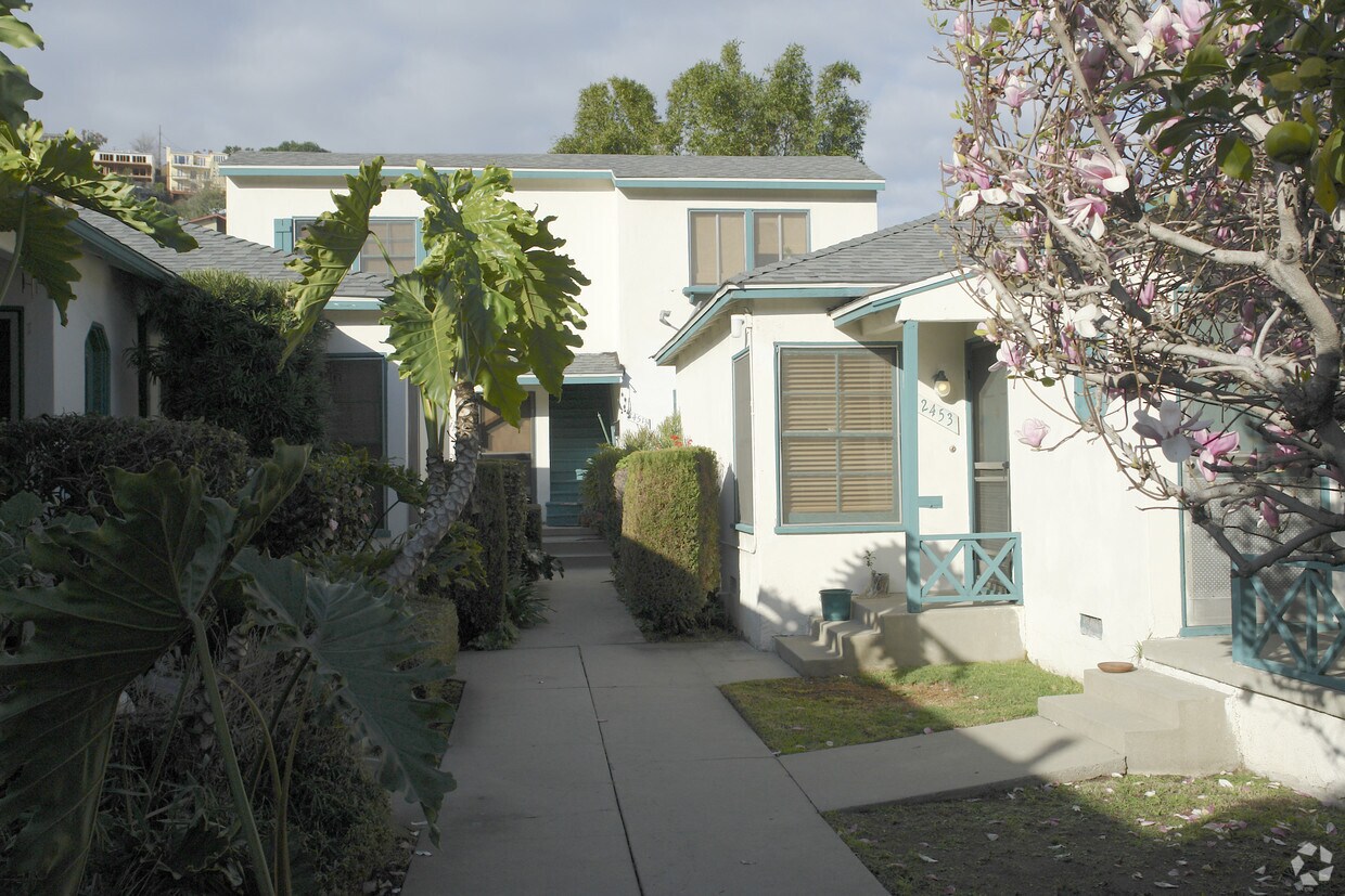 Building Photo - 2447 Griffith Park Blvd