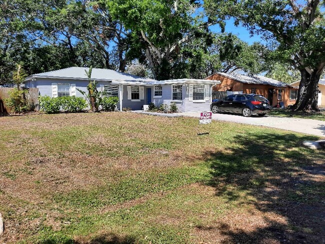 Building Photo - 4315 S Renellie Dr