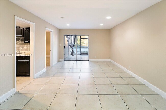 Foto del edificio - 5975 NW 25th Ct